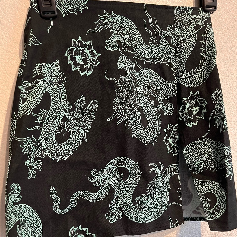 NWT‎ DRAGON SKIRT